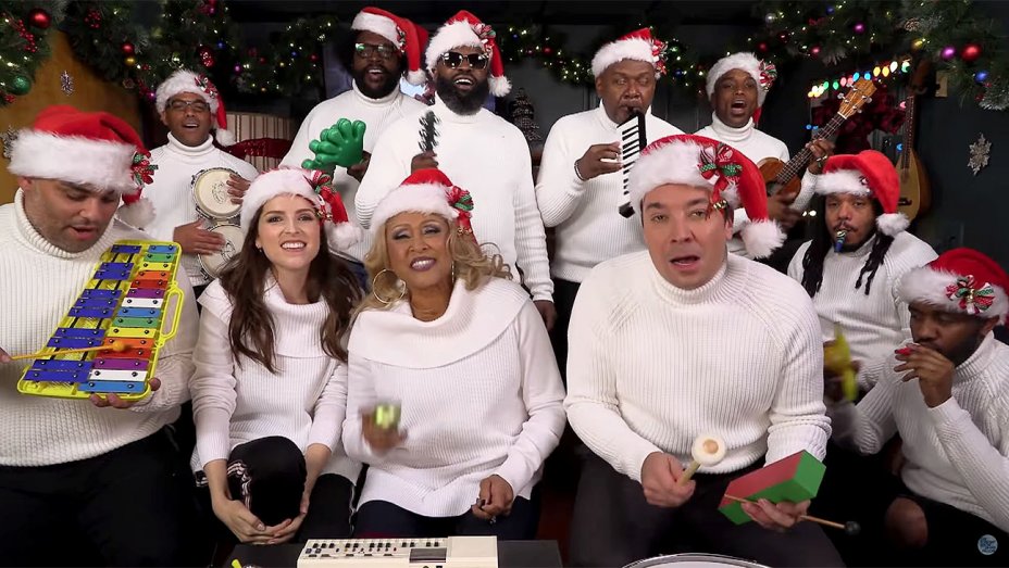 Anna Kendrick, Darlene Love Play Christmas (Baby Please Come Home) With Classroom Instruments