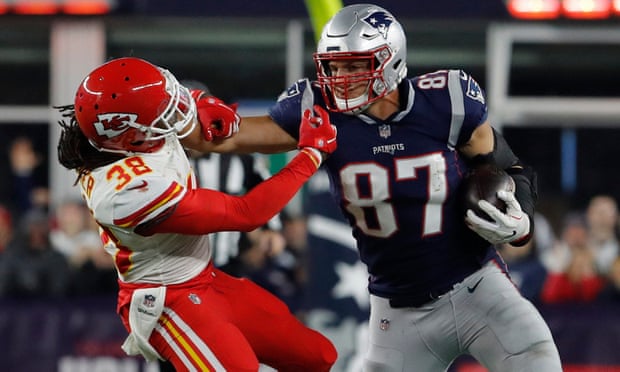 Patriots edge Chiefs in thriller as Brady outduels Mahomes ... for now