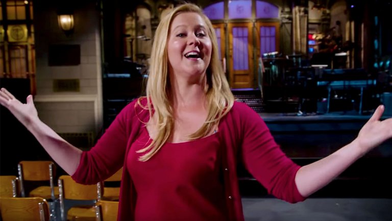 Amy Schumer Struggles With SNL Facts in Behind-the-Scenes Tour