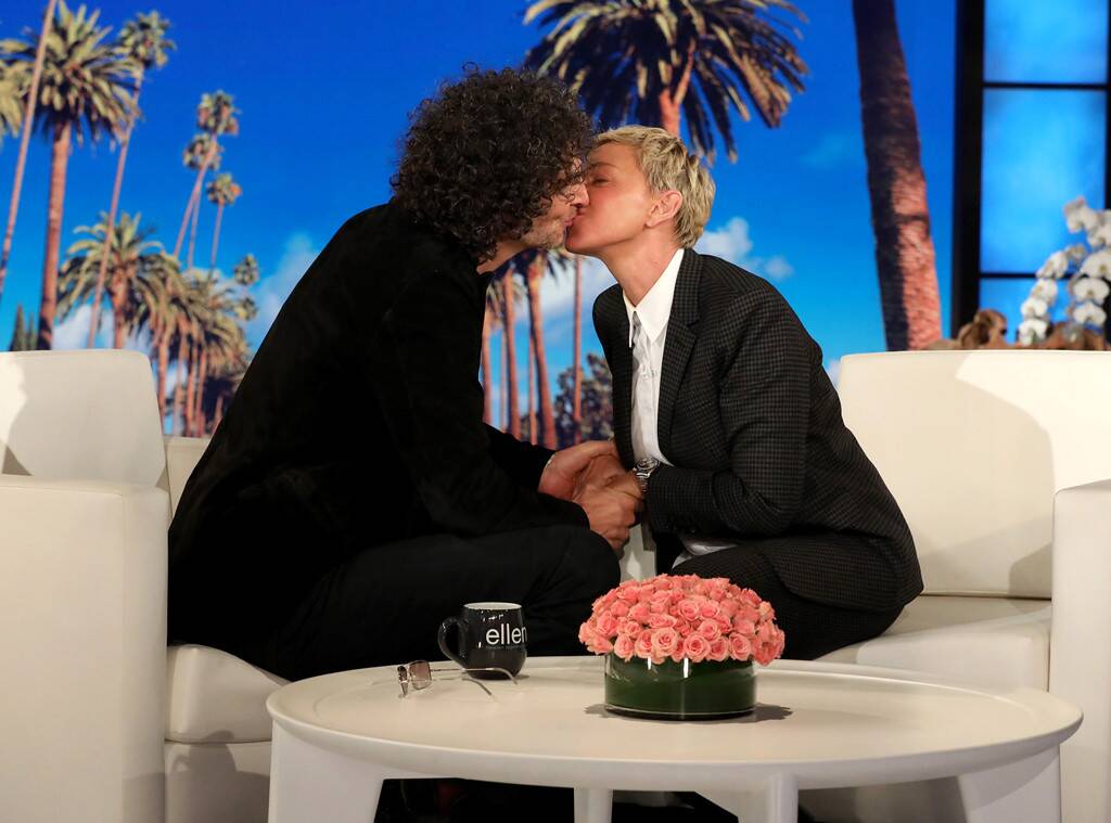 Ellen DeGeneres Kisses Howard Stern To Make Everyone Forget About That George W. Bush Photo