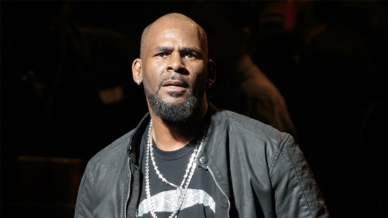 R. Kelly Turns Himself in to Chicago Police