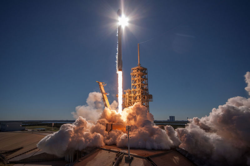 Falcon Heavy SpaceX Launch Will Mark First Commercial Mission