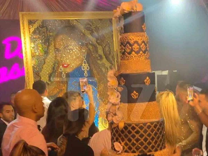 Jennifer Lopez Has Massive 50th Birthday Bash at Gloria Estefans Mansion