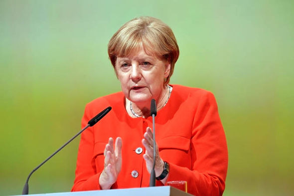 Meddling Merkel: German Chancellors team BLOCKING Barnier from opening talks with UK