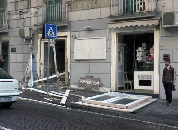 BREAKING: Bomb explodes outside city centre bar - Naples