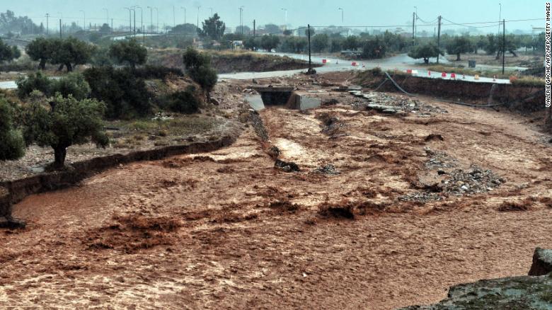 15 dead in Athens flash floods