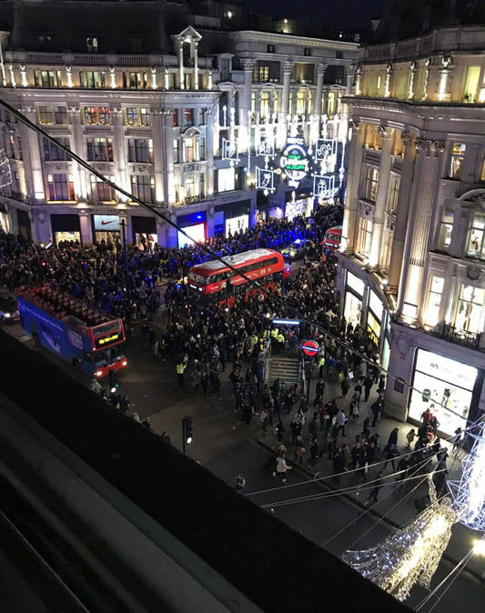 Oxford Circus terror: Shots heard on Oxford St police warn Black Friday shoppers STAY AWAY
