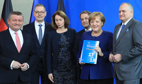 Germans demand Brexit is delayed til 2020: Five wise men economists tell Merkel to DELAY
