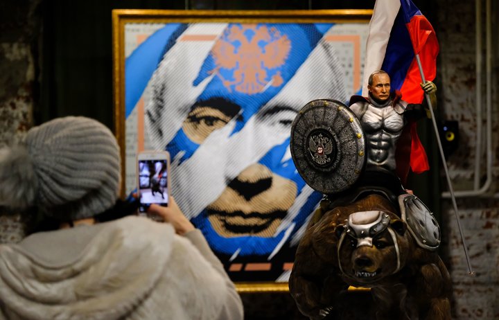 As Putin Announces ’18 Presidential Bid, ‘SUPERPUTIN’ Exhibition Opens In Moscow