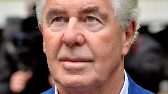 Max Clifford dies in hospital aged 74
