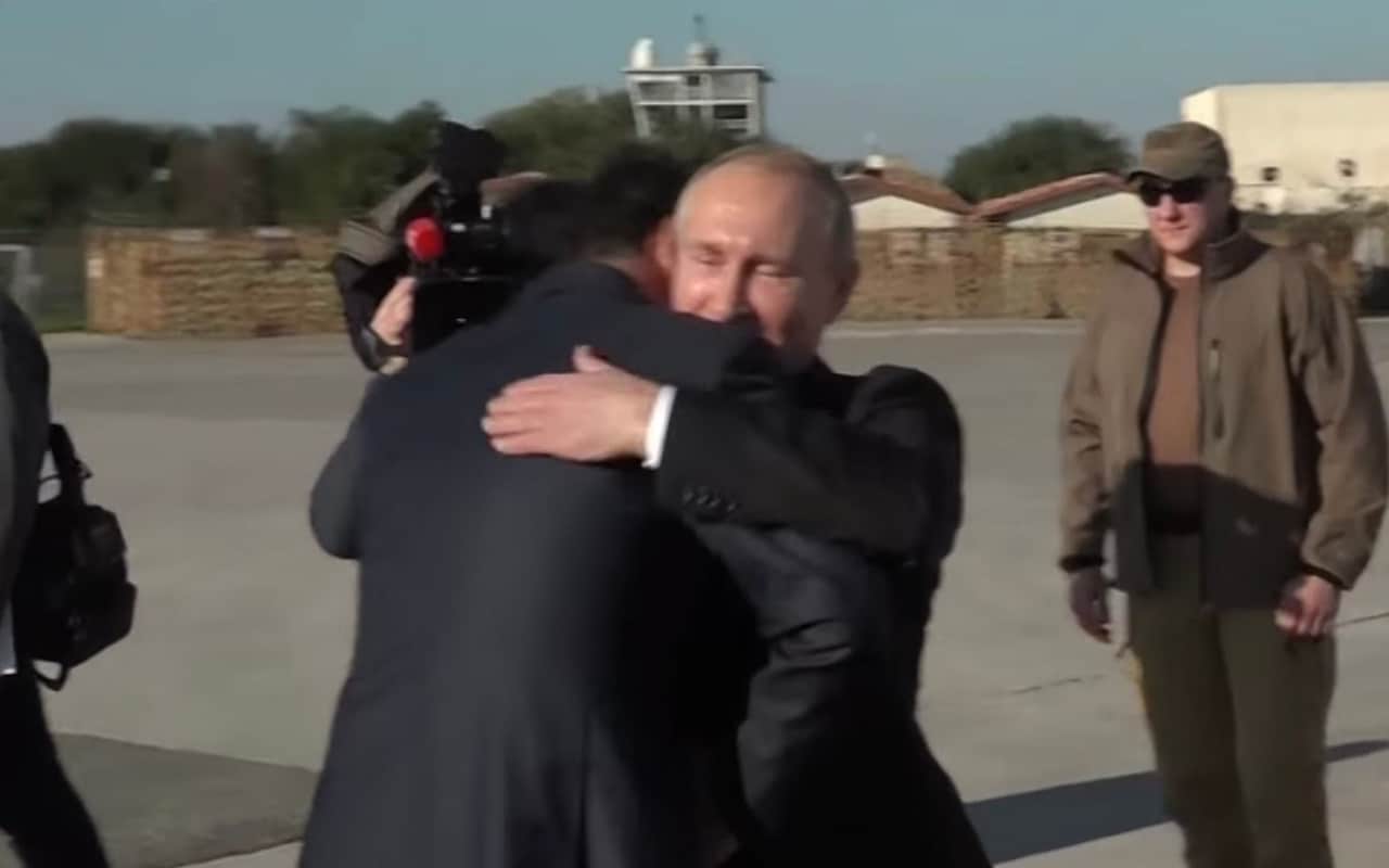 Vladimir Putin announces Russian withdrawal from Syria during visit to airbase