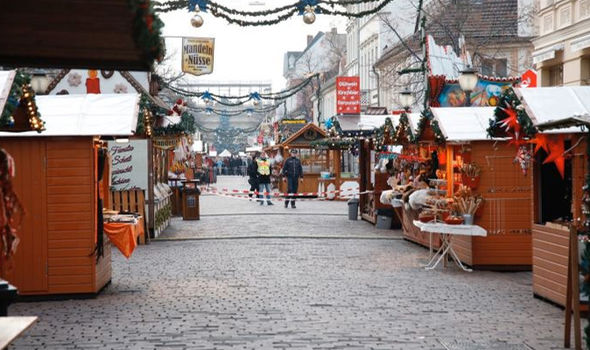Christmas market TERROR: German police called to BOMB in Potsdam – near Berlin