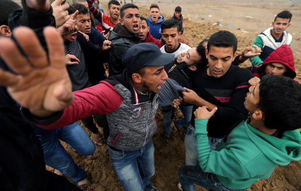 Israeli Police Fire Tear Gas And Stun Grenades On Palestinian Protestors