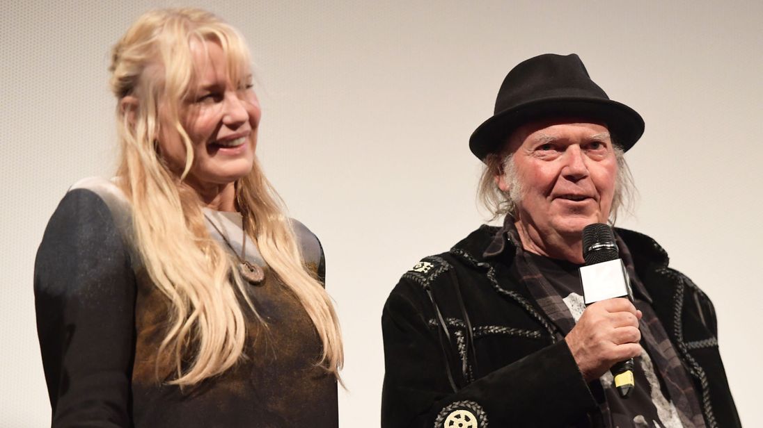 Neil Young confirms marriage to Daryl Hannah