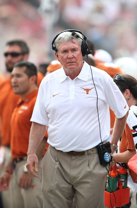 Mack Brown in discussions with North Carolina about returning as football coach