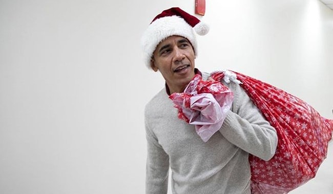 Barack Obama Delights Children As Santa In Surprise Visit To Hospital
