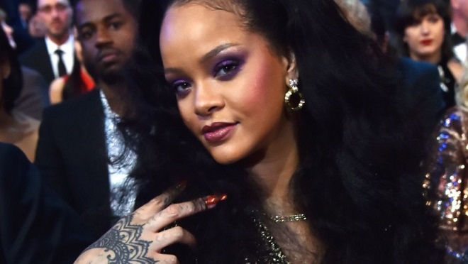 Rihanna Gives Fans An Album Update