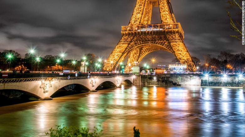 Paris is still on flood alert even though rain has stopped