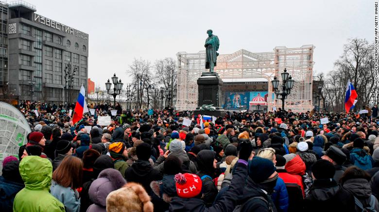 Putin critic arrested in nationwide protests