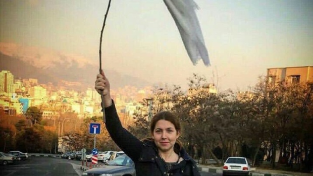 Arrests fail to stop Iranian women from raising hijabs in protest