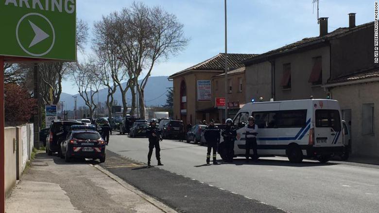 One killed in French supermarket hostage-taking