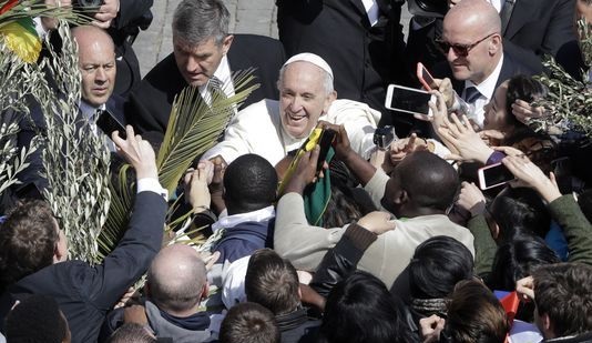 Day after March for Our Lives, Pope Francis uses Palm Sunday sermon to urge youths to lead