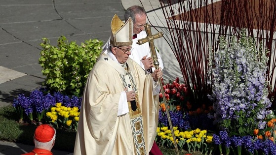Pope celebrates Easter Mass in St. Peters Square before tens of thousands