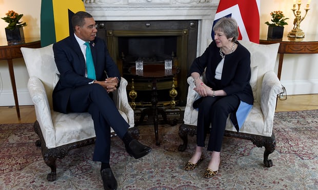 Theresa May apologises for treatment of Windrush citizens