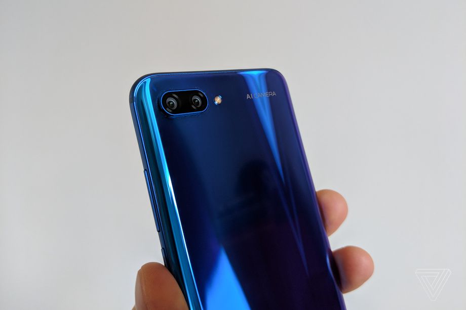 The Honor 10 is exactly the budget Huawei P20 Pro we were expecting