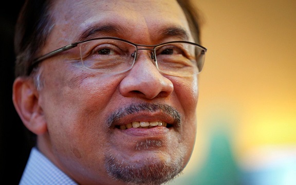 Malaysian political leader Anwar Ibrahim walks free after royal pardon