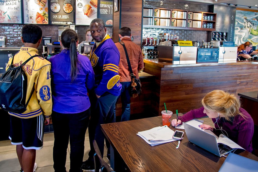 A New Policy at Starbucks: People Can Sit Without Buying Anything