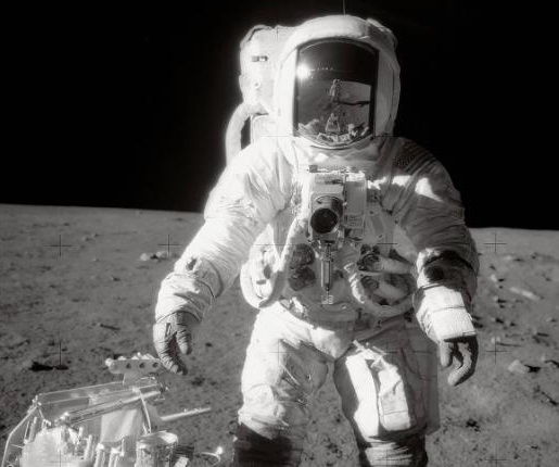 Alan Bean, the 4th person to walk on the moon, dies at 86