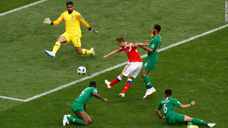 Russia open World Cup with thumping win over Saudi Arabia