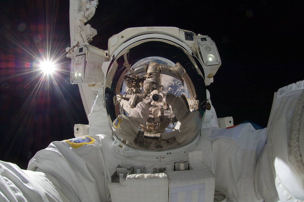 8 perfect astronaut selfies for when you just need some space