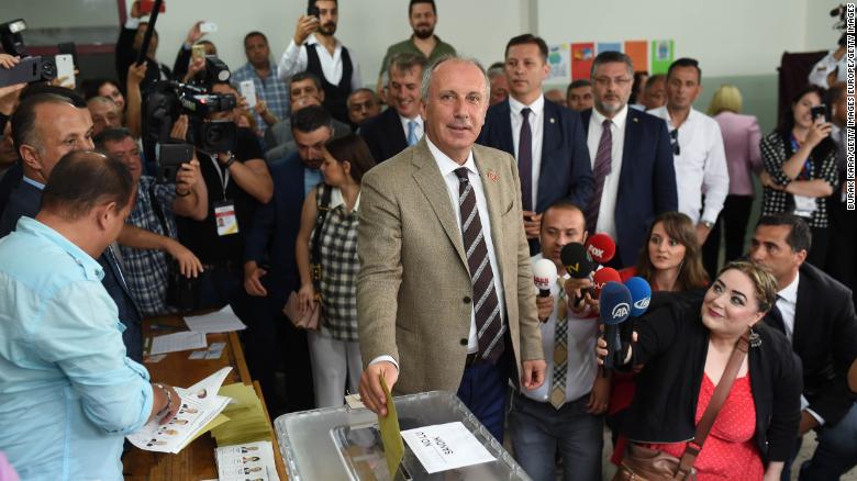 Turkey elections: Erdogan ahead in early results