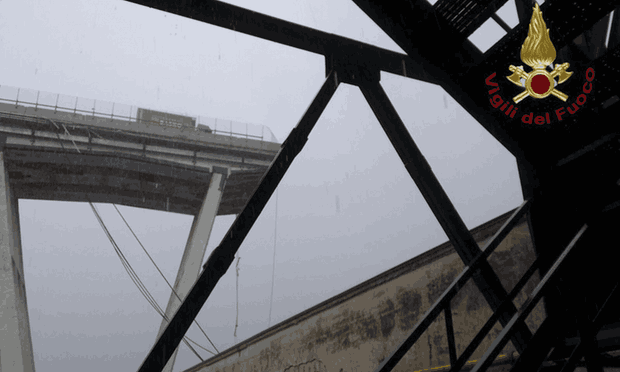 Genoa bridge collapse: at least 22 killed, Italian minister says