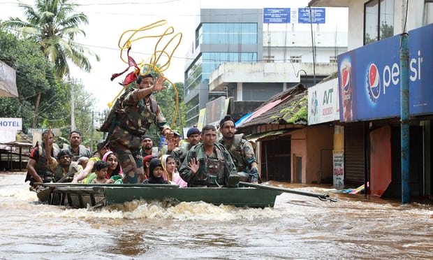 Kerala floods: death toll rises above 324 as rescue effort intensifies