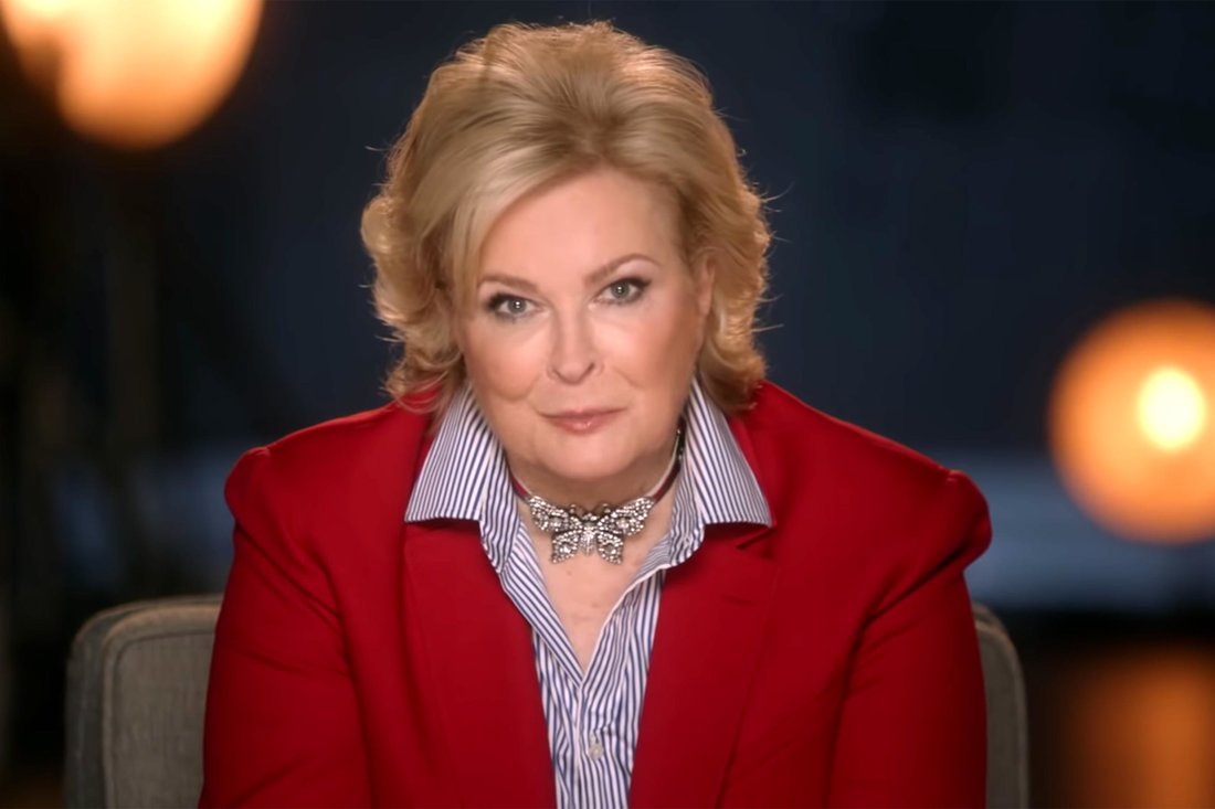 Hillary Clinton Makes a Surprising (and Hilarious) Cameo in Premiere of Murphy Brown Revival