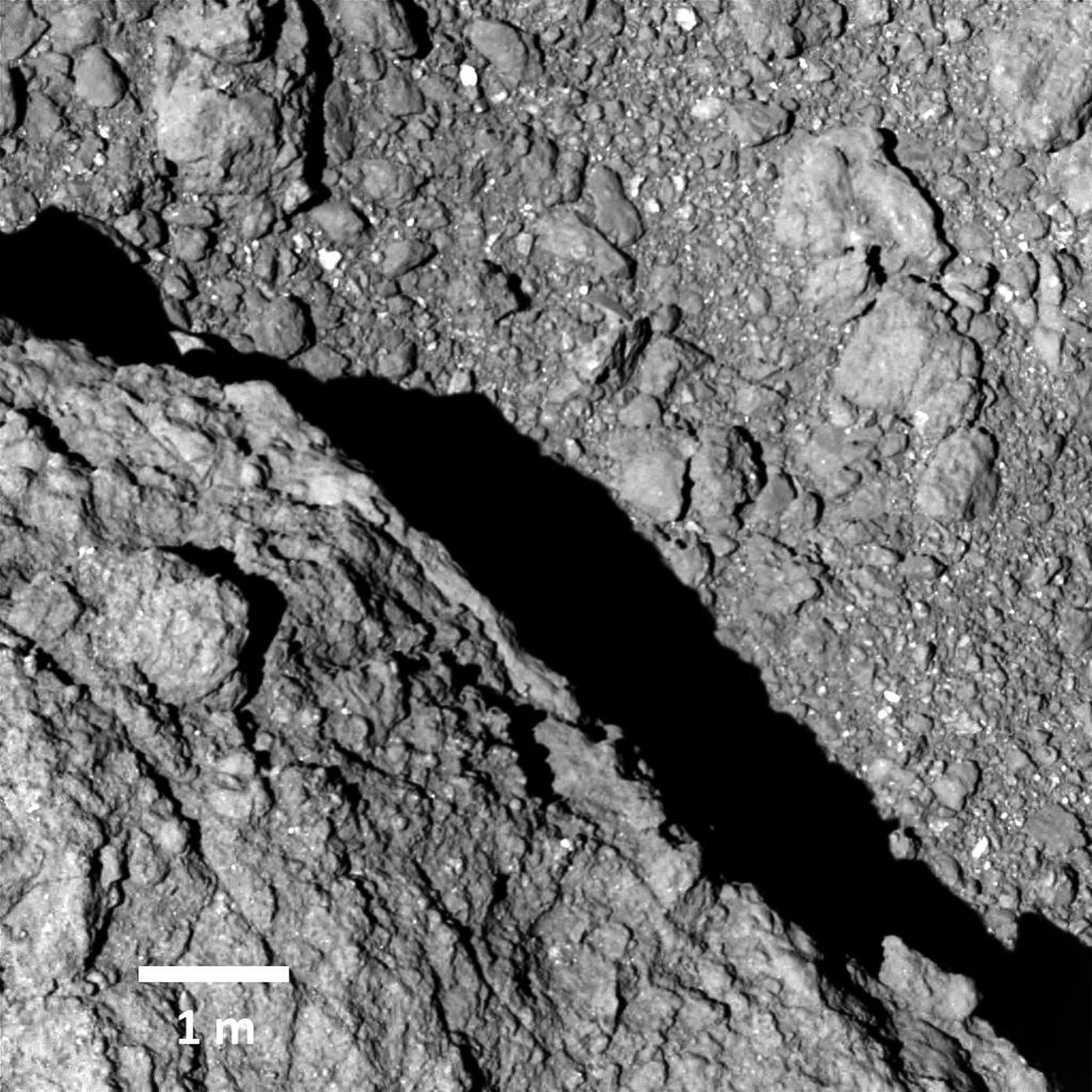 Wow! Asteroid Ryugus Rubbly Surface Pops in Best-Ever Photo