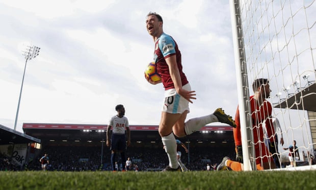 Burnley’s Ashley Barnes hits Spurs’ title hopes with winner after Kane goal