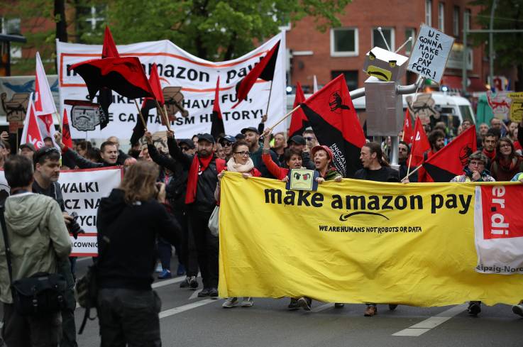 Amazon Protesters to Deliver Petition of 270,000 Signatures to Jeff Bezos