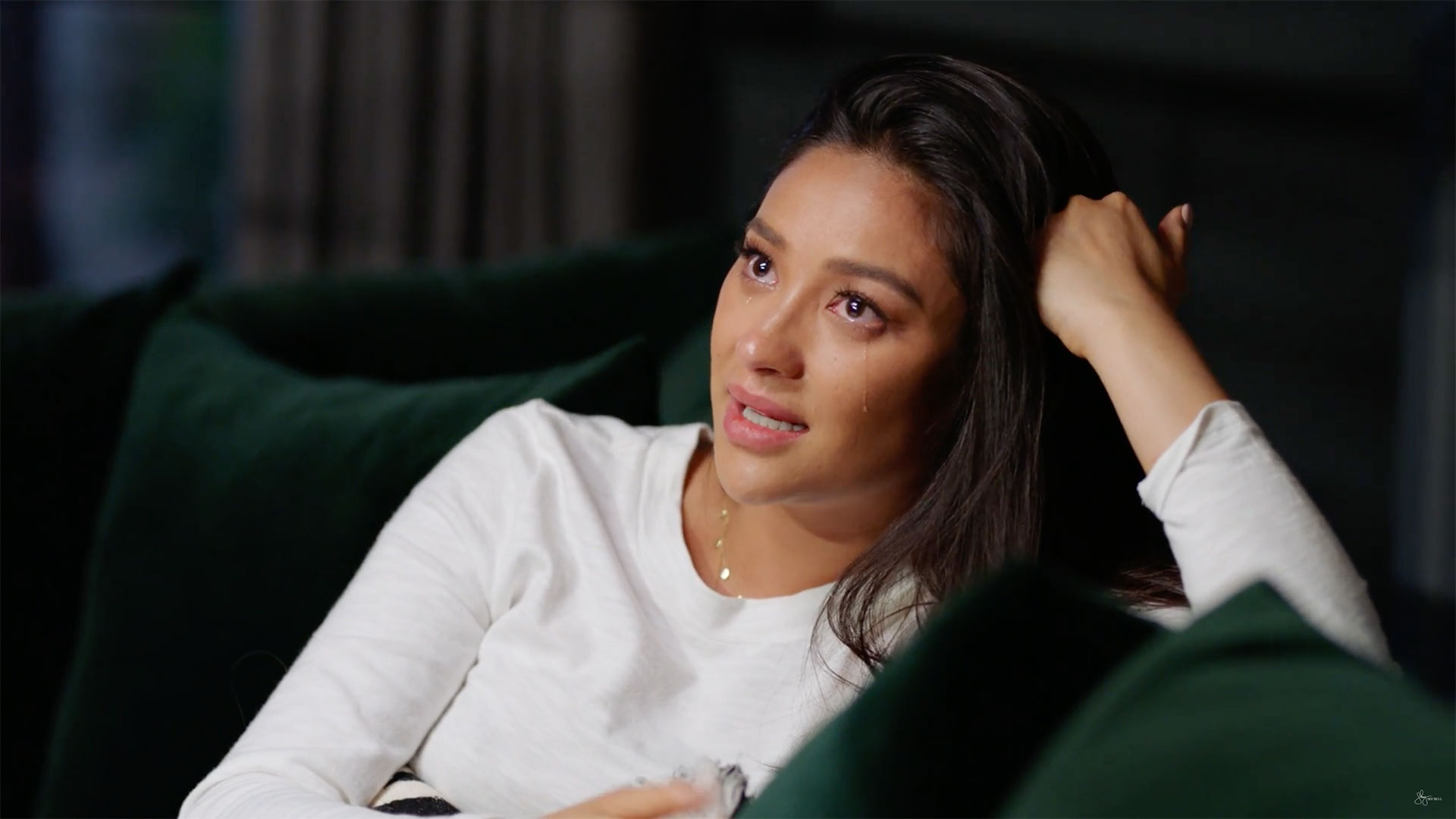 Pregnant Shay Mitchell Cries as She Recalls Previous Miscarriage