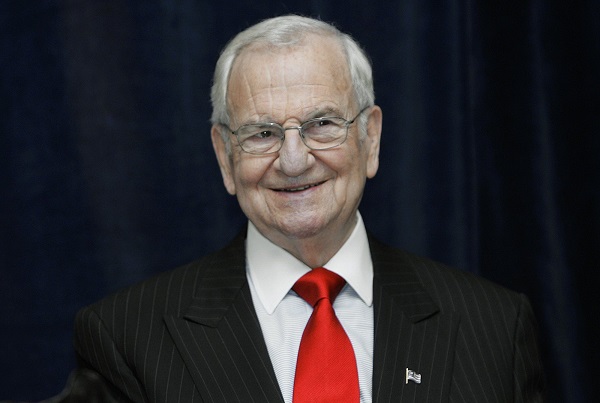 Auto industry legend Lee Iacocca dies at 94
