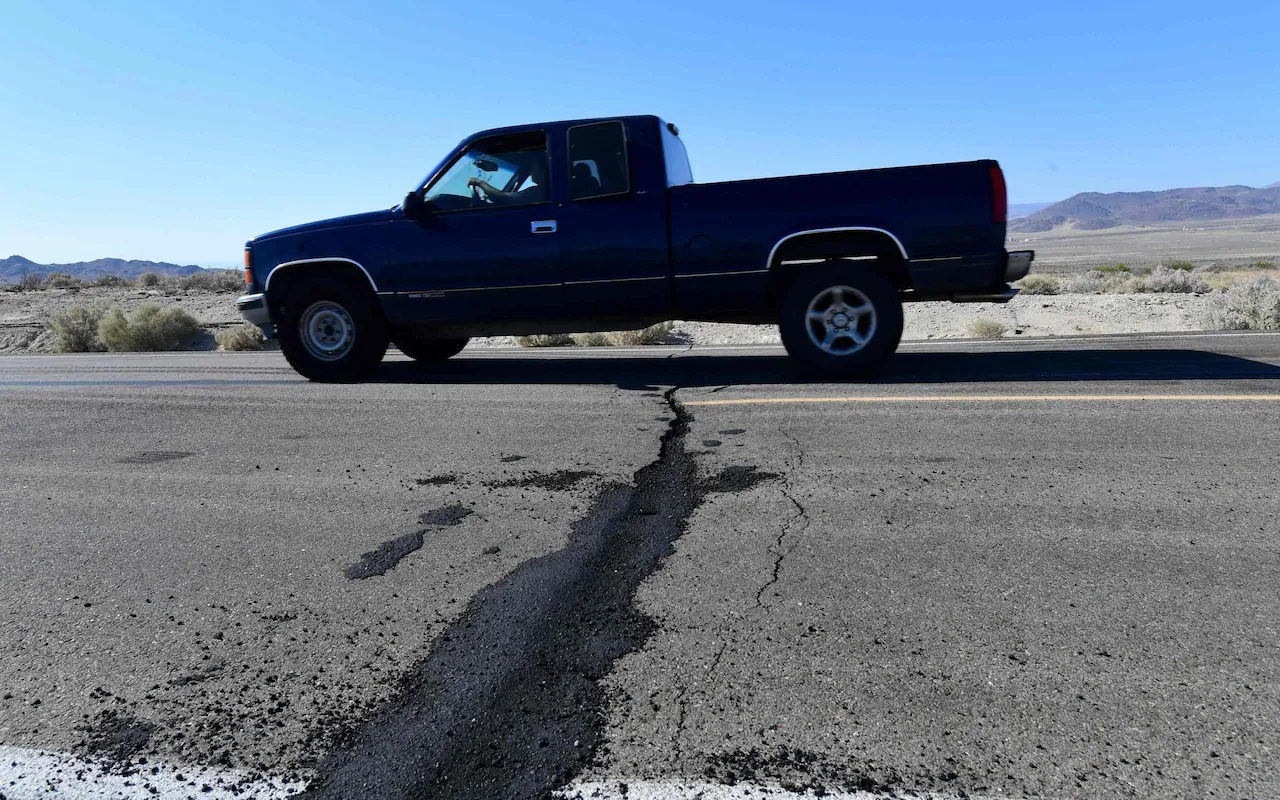 Second earthquake shakes southern California causing damage to homes and triggering fires