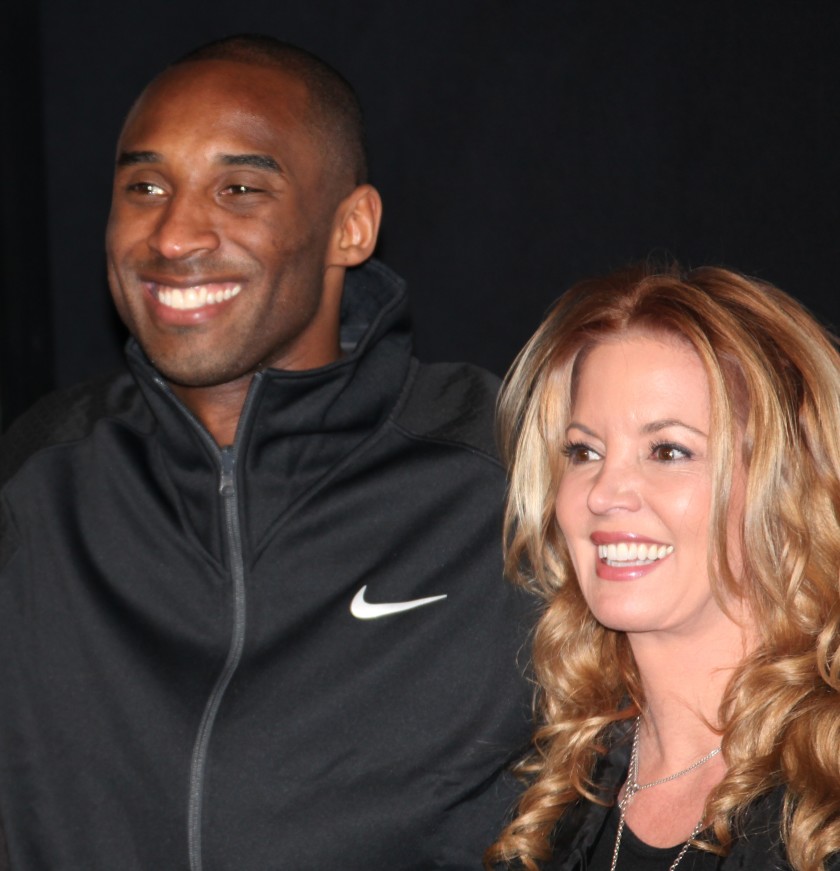 Jeanie Buss posts a touching open letter to Kobe Bryant