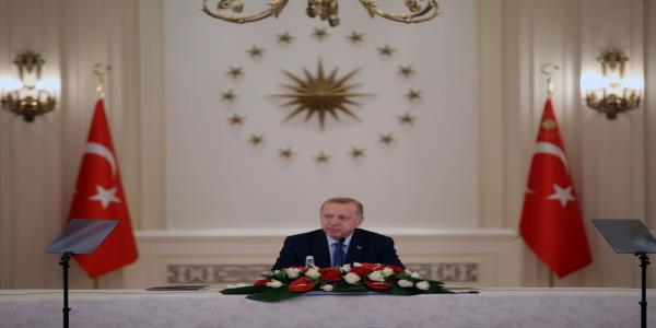 Erdogan advises Turks to stay home, acts to boost economy against coronavirus