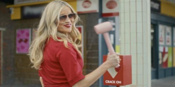 Love Island Host Laura Whitmore Sounds The Alarm For The Return Of The Dating Show In First Teaser